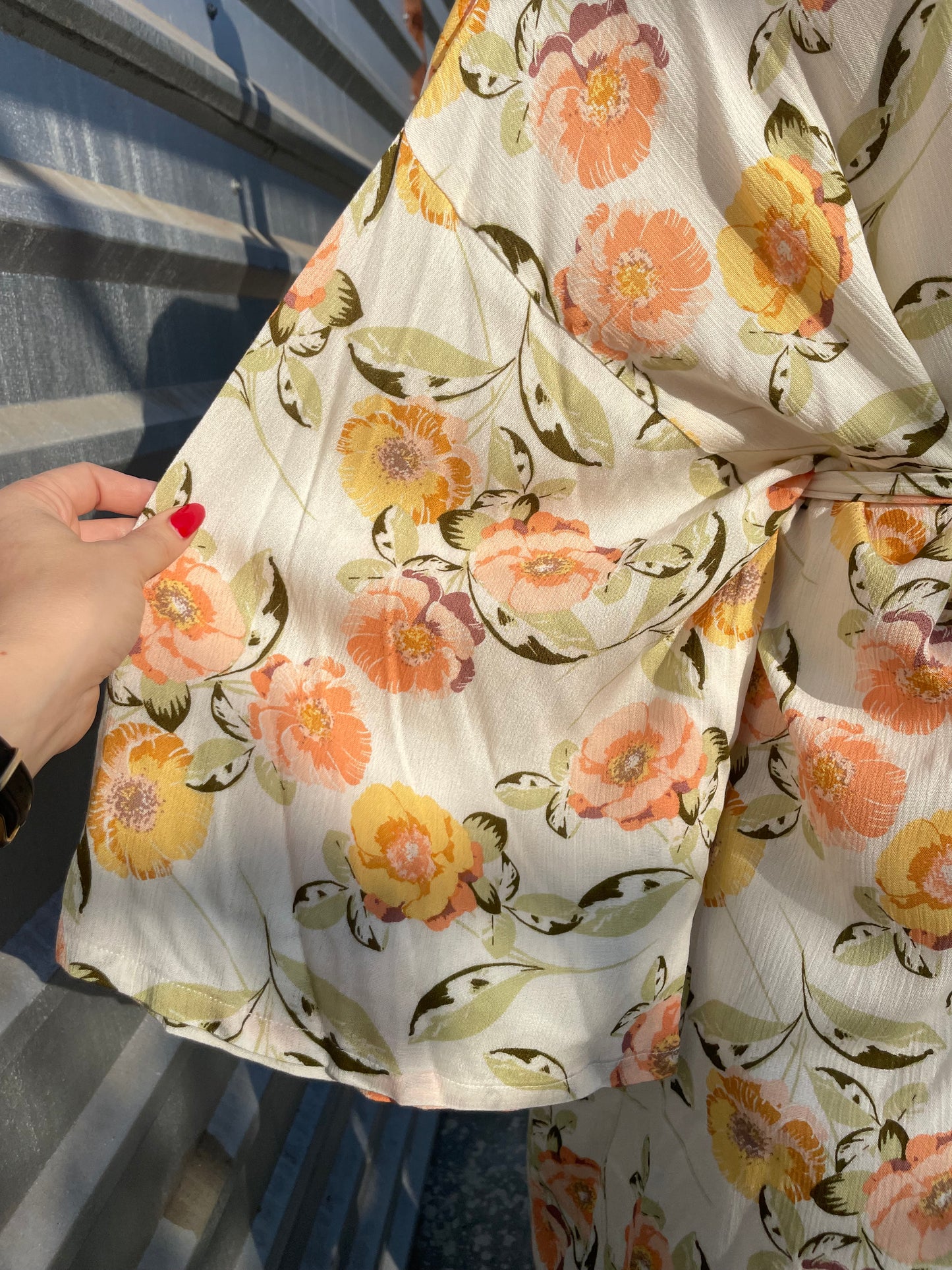 Ivory Peach Floral Knee Length robe OS PLUS (fits 1X-3X)