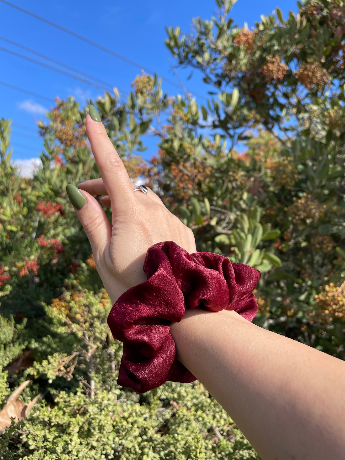 Dahlia Scrunchie